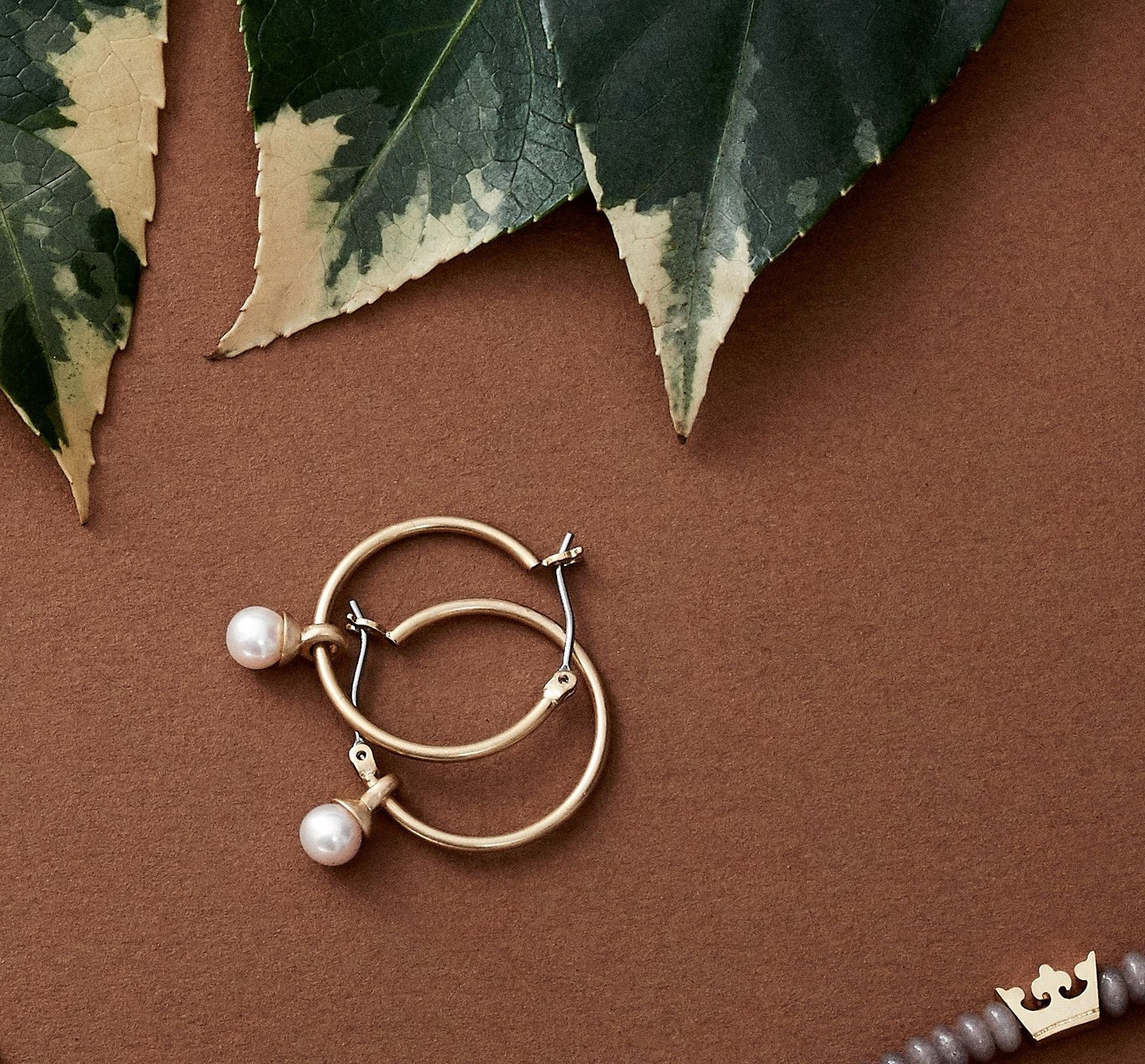 Essentials Be a Star Earrings - Freshwater pearl matt gold plated