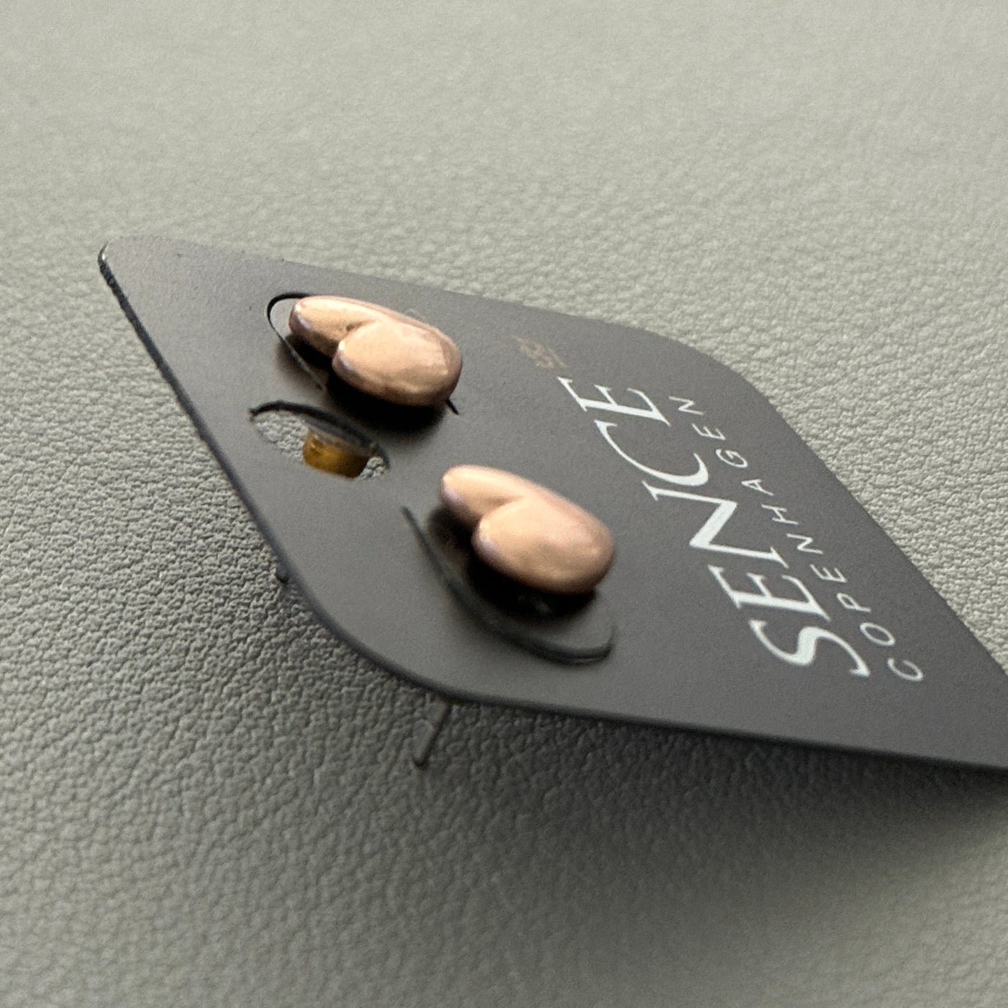 Essentials Hearts - Ohrstecker matt rosévergoldet