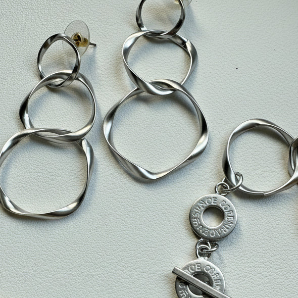 DIVA Ohrringe - Matt versilvert