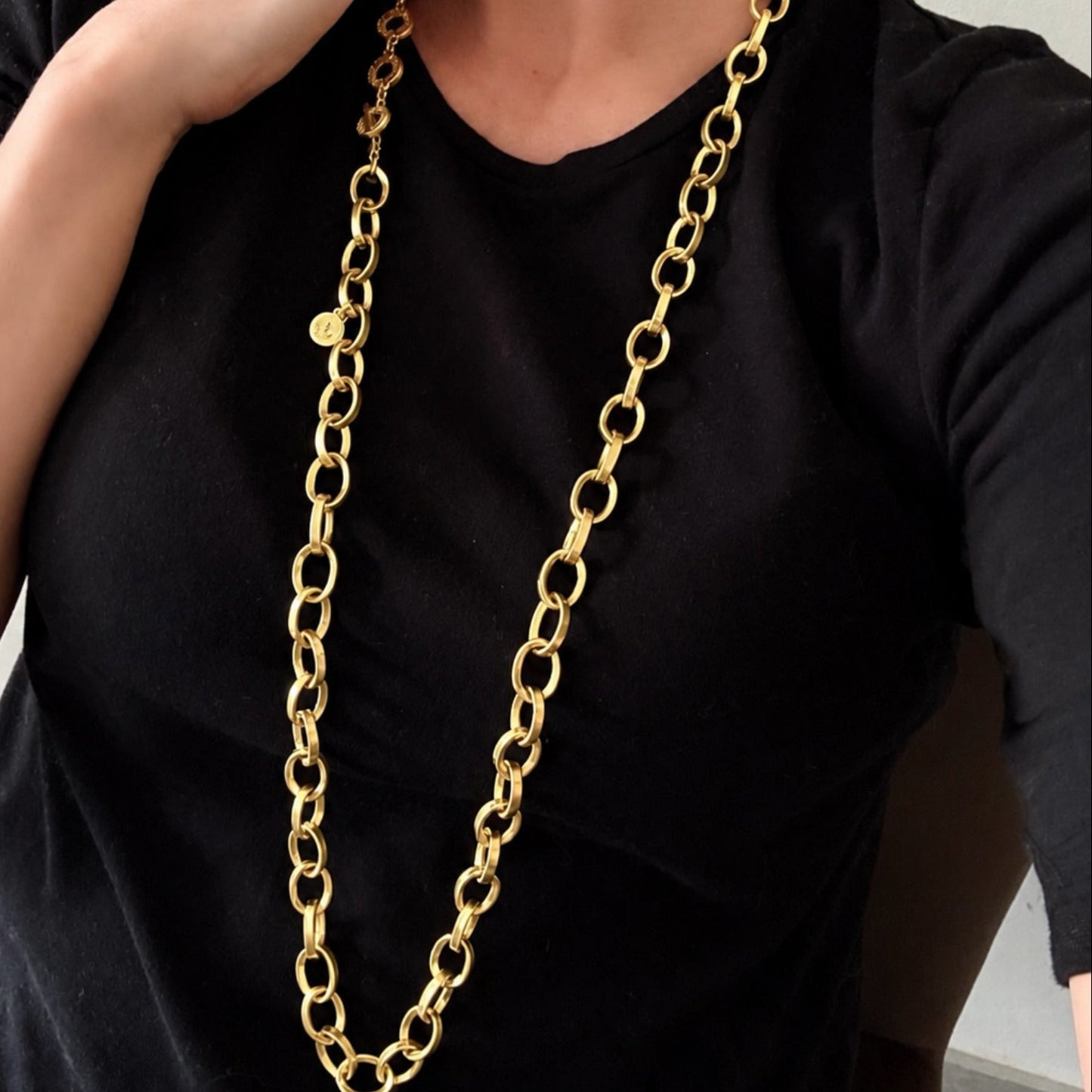 Essentials Book Necklace - Matt gold plated - 95 CM