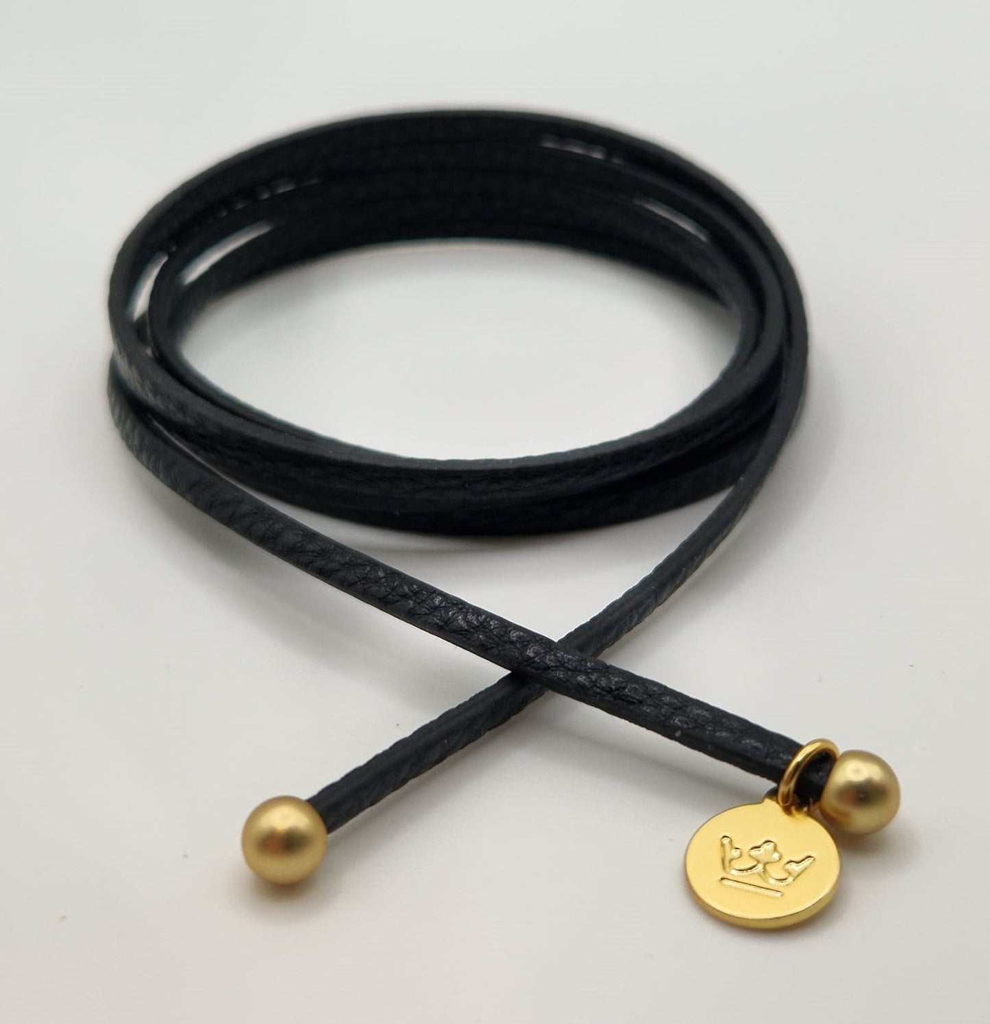 Essentials Strap Halskette / Armband schwarzes Leder matt vergoldet