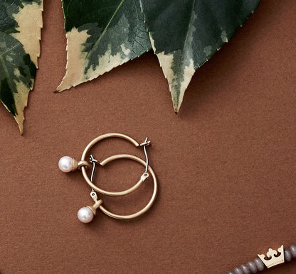 Essentials Be a Star Earrings Freshwater pearl matt gold - 2 CM
