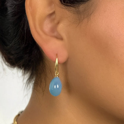 Drop Ohrringe - Aqua eingefärbte Jade matt vergoldet