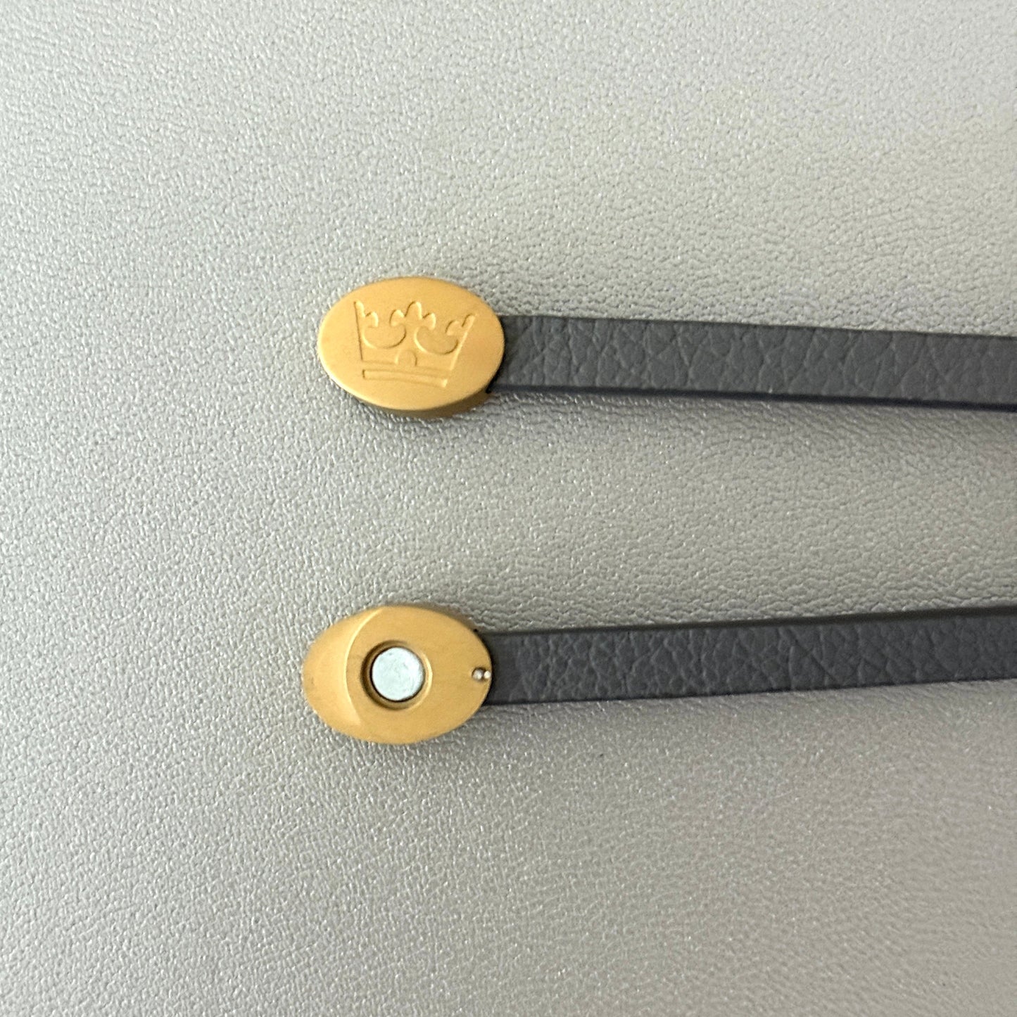 Crown Leder Wickelarmband / Halskette - Himmelblau matt vergoldet