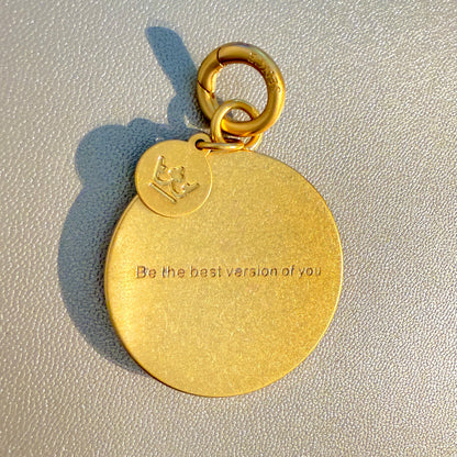 Essentials Disc Charm - Rosenquarz matt vergoldet