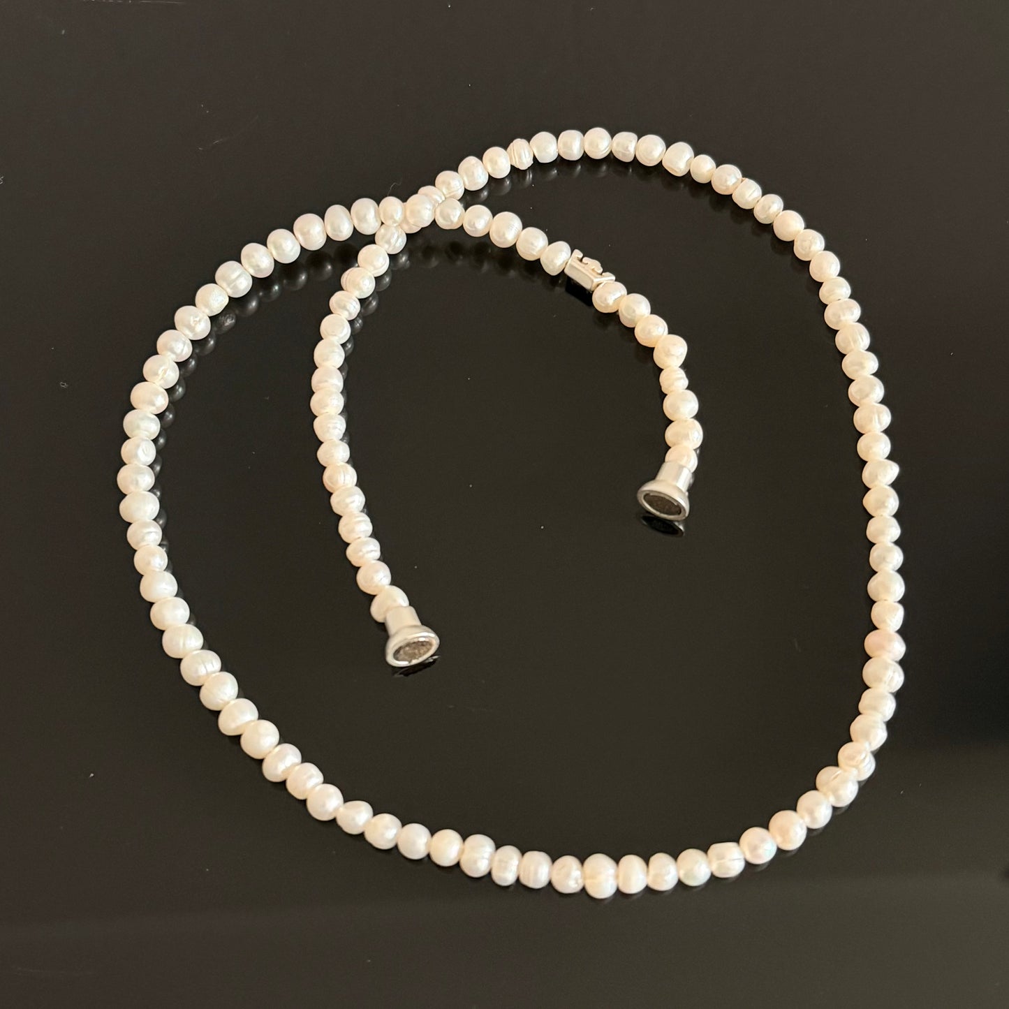 Essentials Hippie Bracelet & Necklace - Freshwater Pearls matt silver plated
