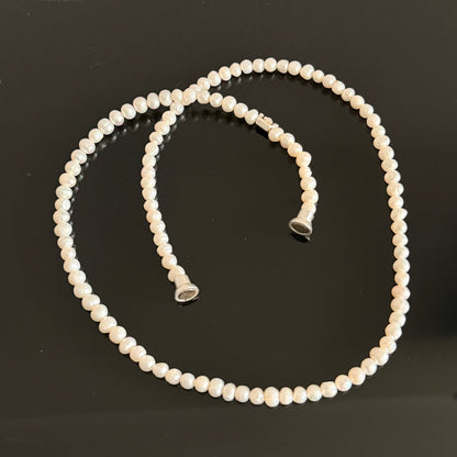 Essentials Hippie Bracelet & Necklace - Freshwater Pearls matt silver plated