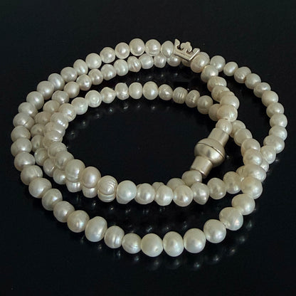 Essentials Hippie Bracelet & Necklace - Freshwater Pearls matt silver plated