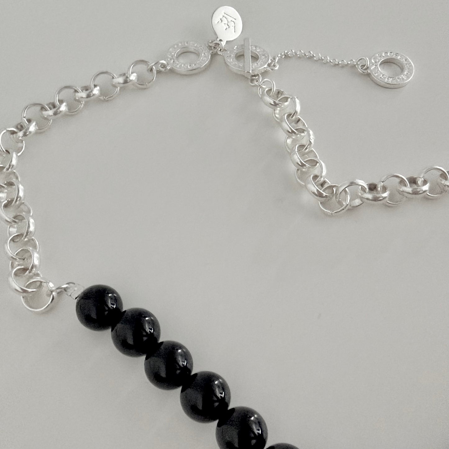 Berry Necklace - Black agate matt silver plated