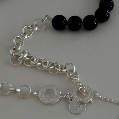 Berry Necklace - Black agate matt silver plated