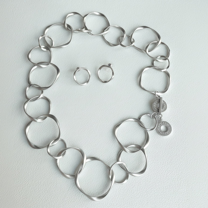 DIVA - Ohrstecker matt versilbert