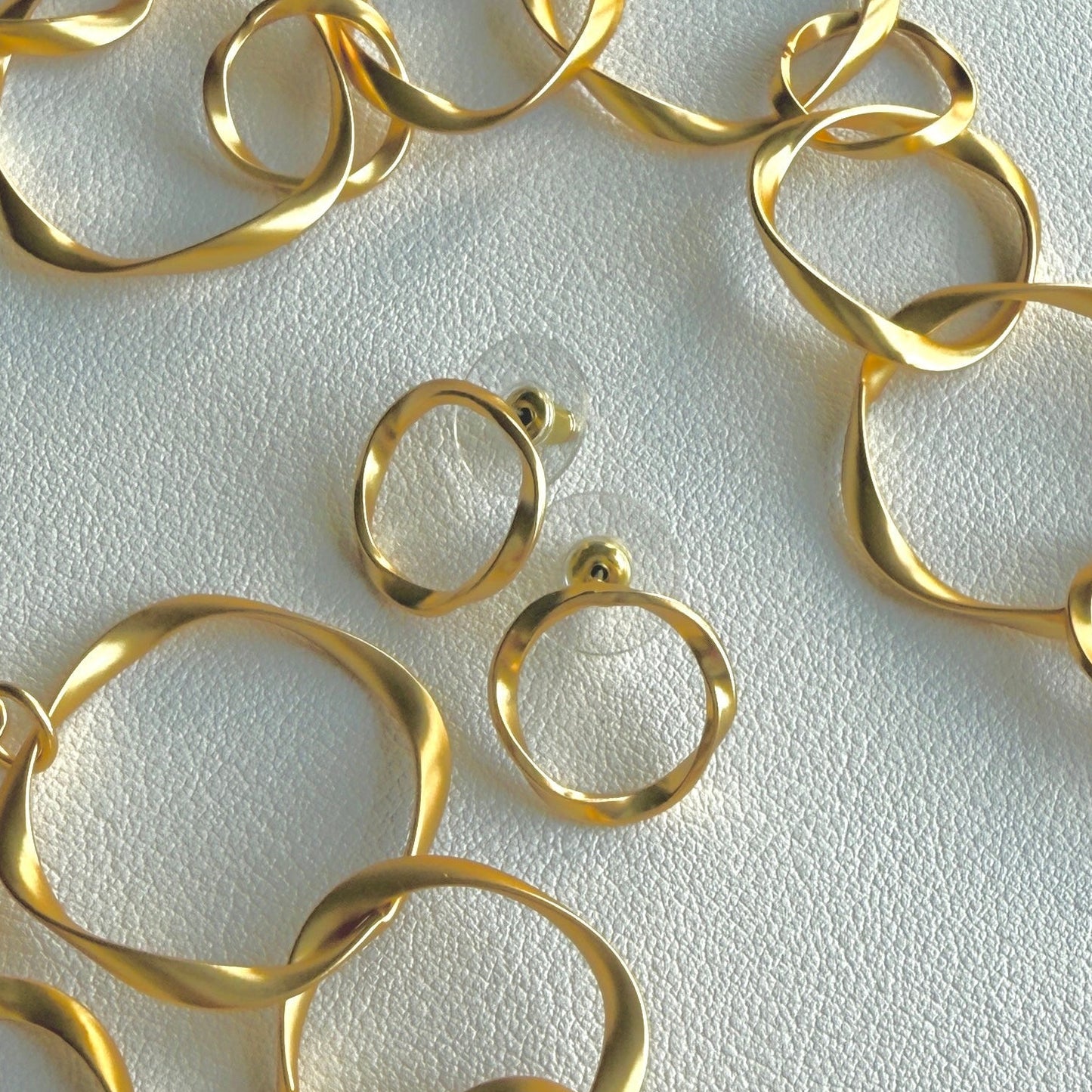 DIVA Short Halskette - Matt vergoldet – 48 cm