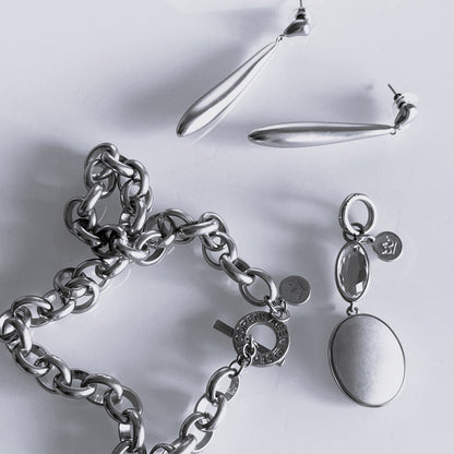 Lange Soft Line Mara Ohrringe matt versilbert