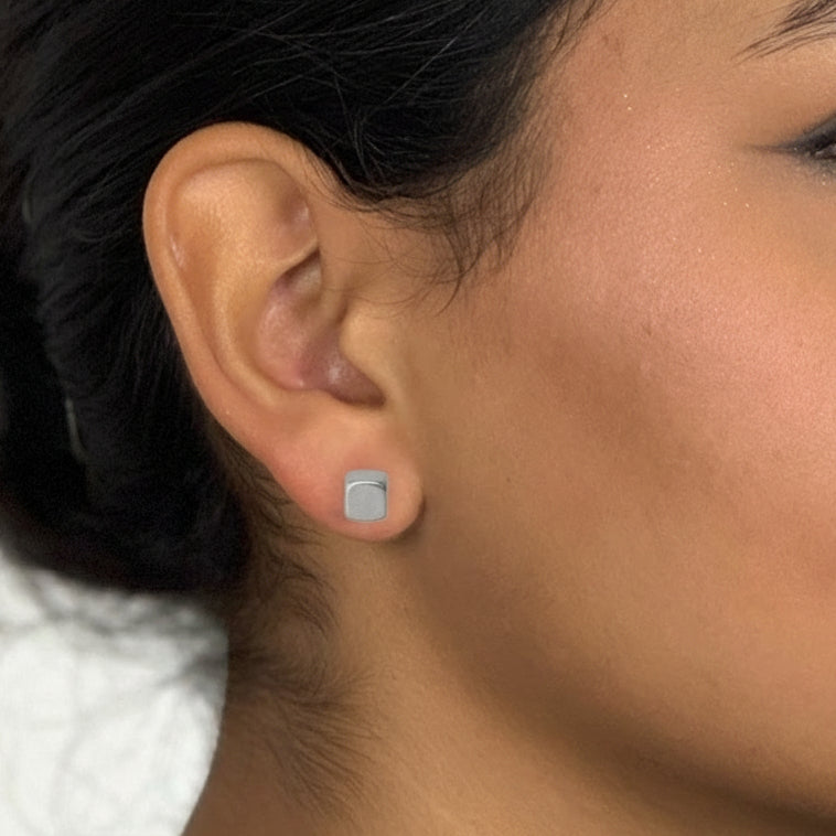 Essentials Solitude - Ohrstecker matt versilbert